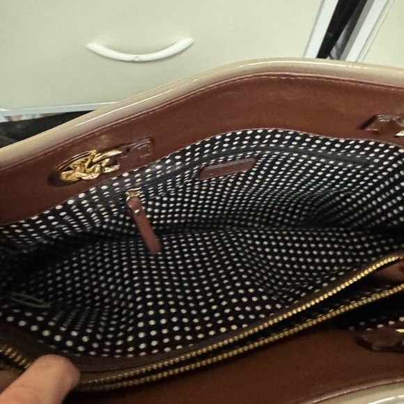 Kate Spade Patent Leather Shoulder Bag in Gray and Black - Picture 3 of 7